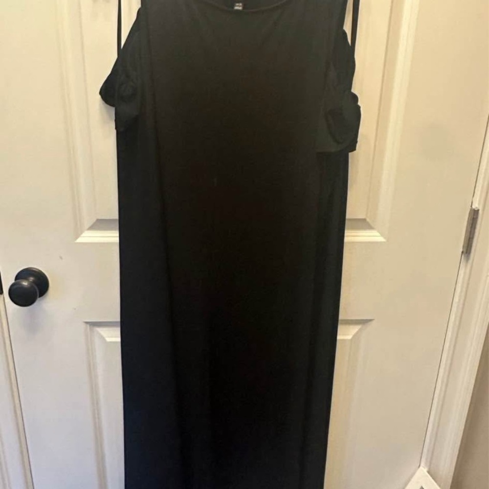 Lane Bryant 2x 18/20 Black Cold Shoulder Maxi Dress